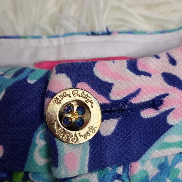 Lilly Pulitzer Buttercup Short "Turtle Villa" - Picture 8 of 10